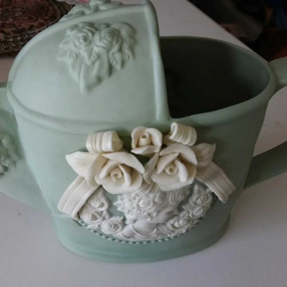 Stunning Porcelain Fully Functional Flower Watering Pot! - Picture 5 of 11